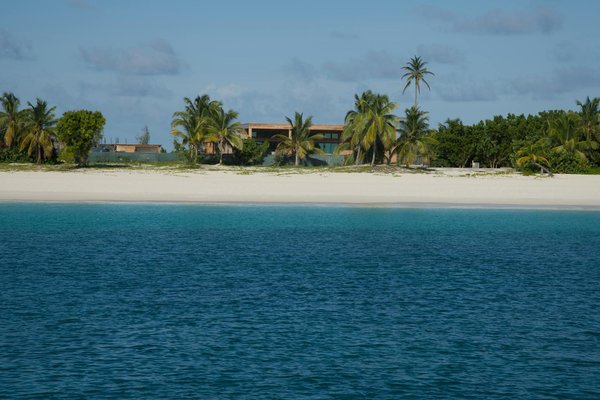 Quels sont les meilleurs endroits pour observer les oiseaux migrateurs dans la Camargue, France?